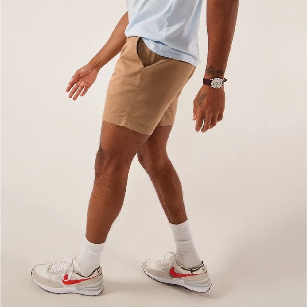 Chubbies 5.5” inseam stretch shorts - Picture 2 of 8